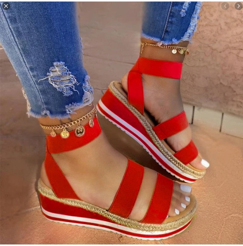 Espadrilles femme à talon compensé avec brides croisées et bout ouvert
