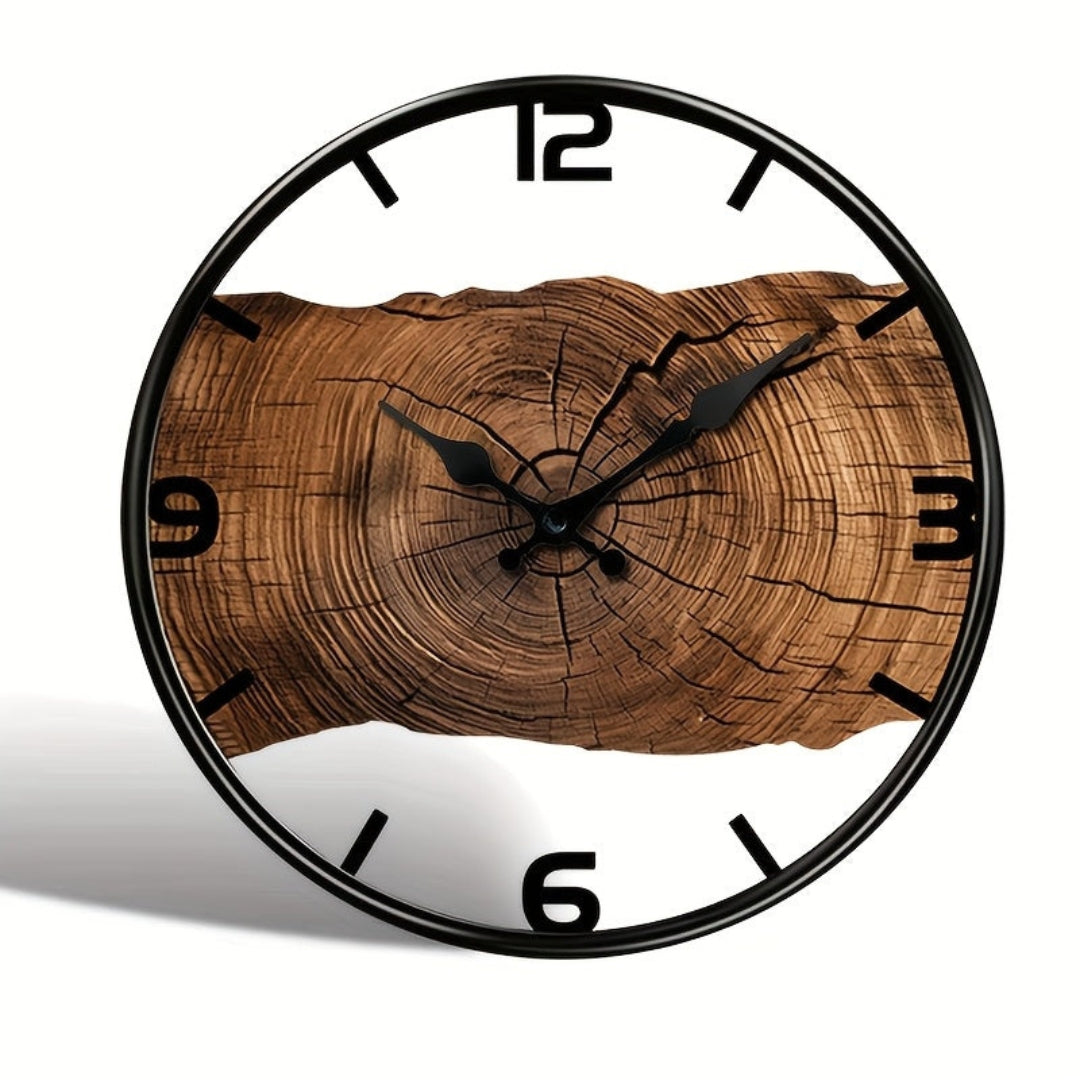 Horloge murale ronde en bois avec motif ajouré