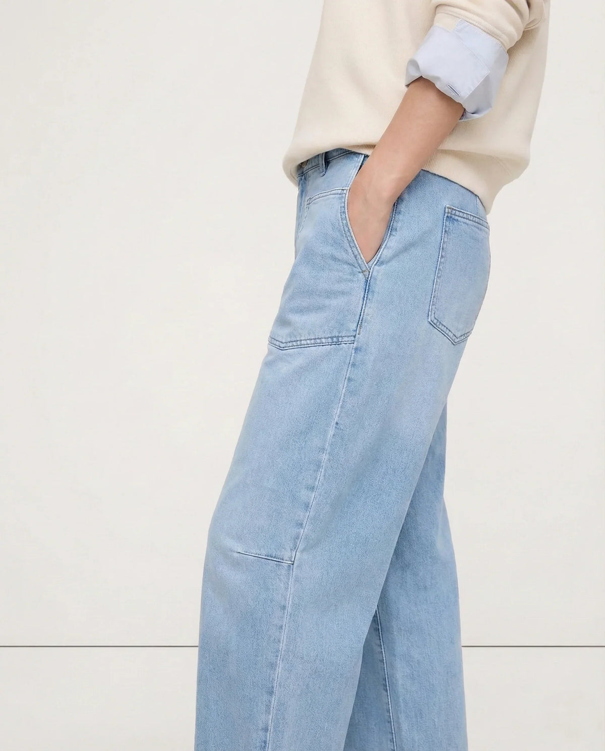 Jean barrel taille mi-haute à poches utilitaires pour femme
