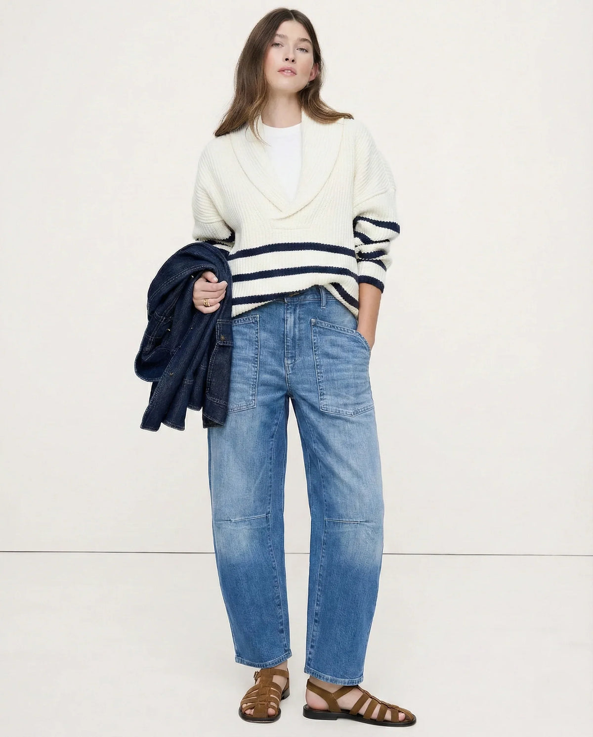 Jean barrel taille mi-haute à poches utilitaires pour femme