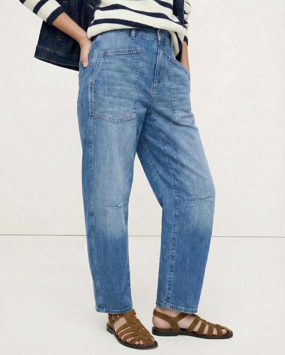 Jean barrel taille mi-haute à poches utilitaires pour femme