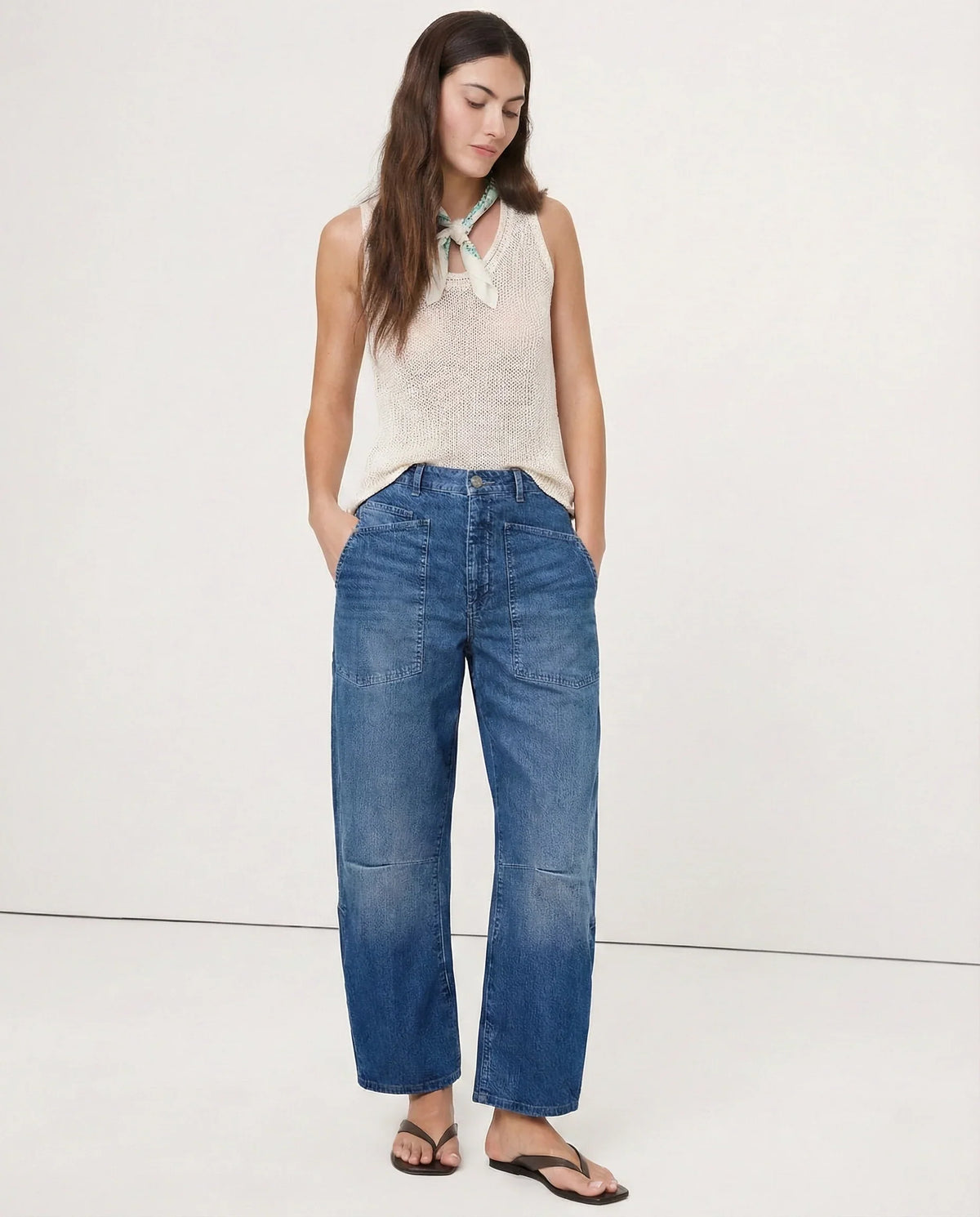 Jean barrel taille mi-haute à poches utilitaires pour femme