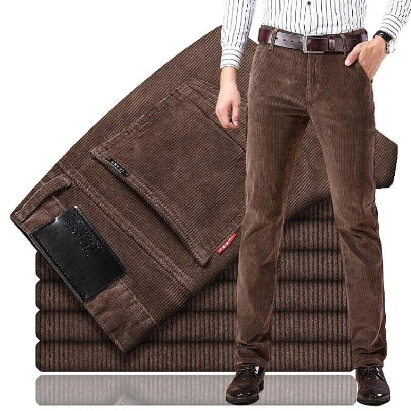 Jean classique pour homme disponible en plusieurs coloris