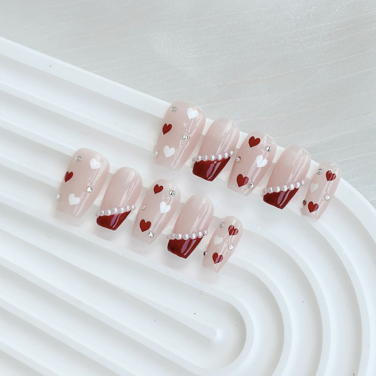 Kit de faux ongles nail art à motifs cœurs