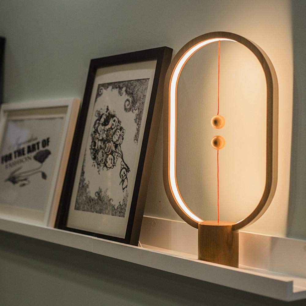 Lampe de table design équilibrée avec interrupteur flottant