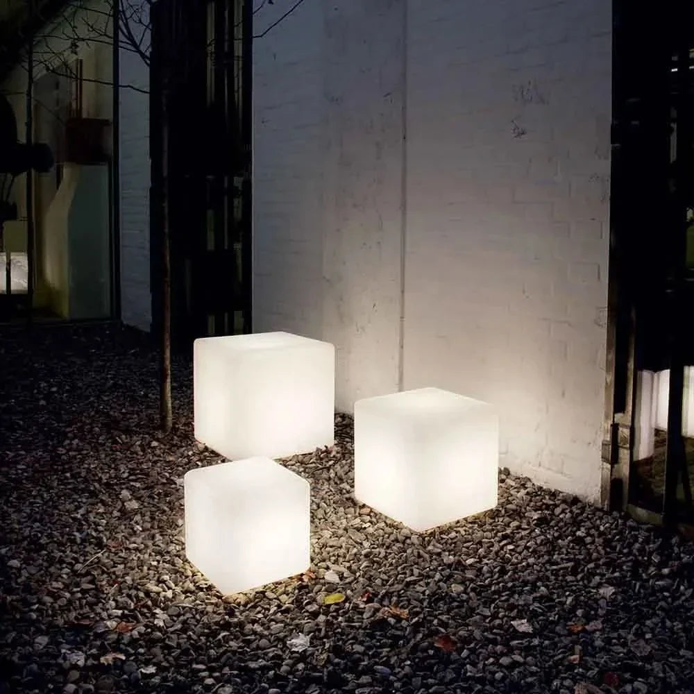 Lampe LED d'extérieur cube sans fil