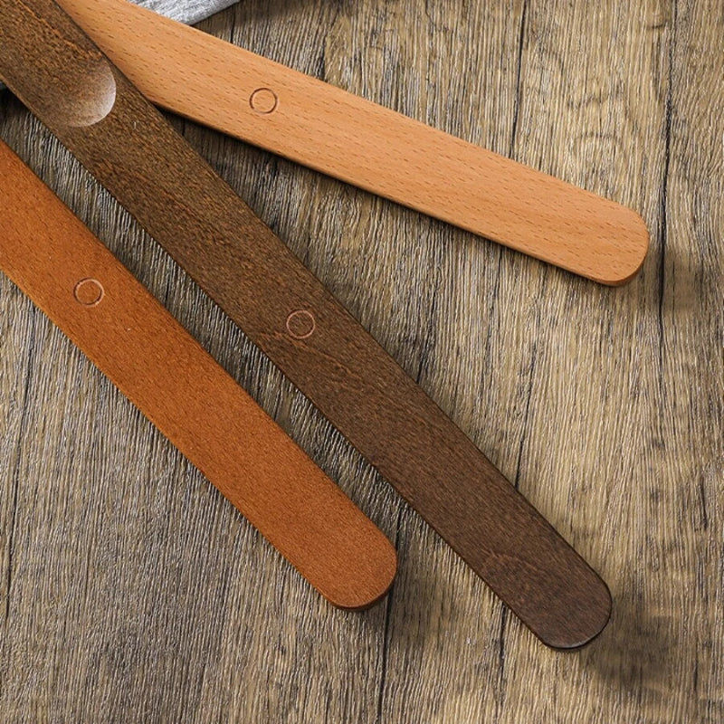 Long Shoe Horn with Curved Tip