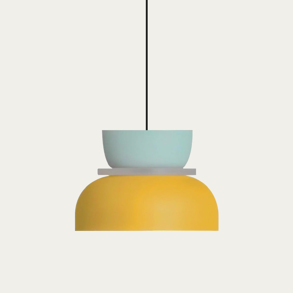 Luminaire suspendu style scandinave avec détails color block et abat-jour en acrylique forme bol pour cuisine ou salle à manger