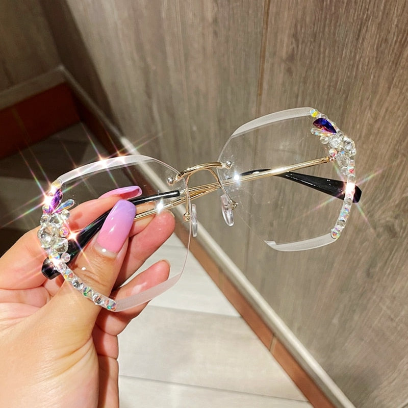 Lunettes de soleil sans monture ornées de strass