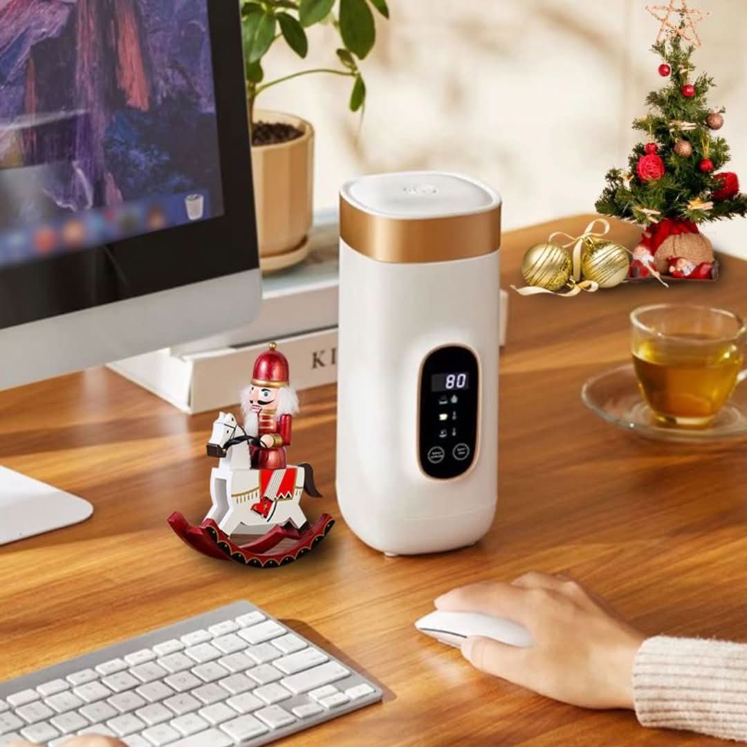 Minimalist Comfort for Hot Drinks on the Go
