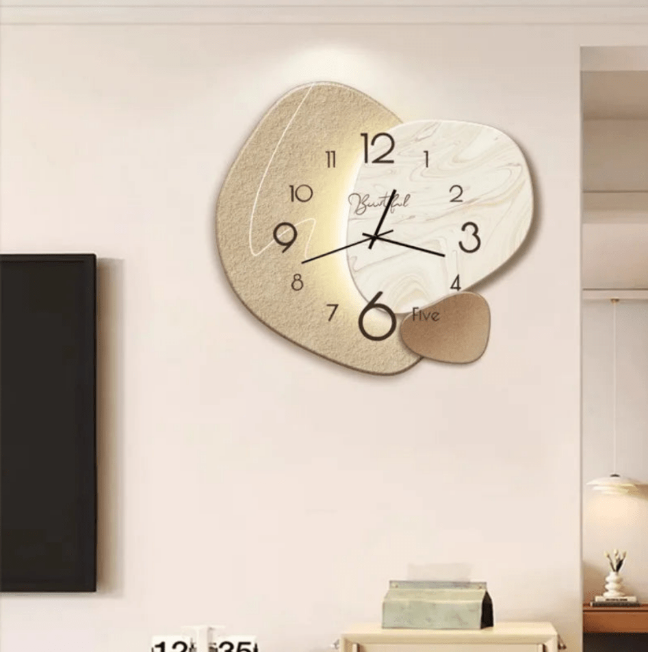 Minimalist Wall Clock with Luxurious Design