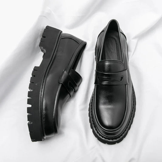 Mocassins noirs à semelle épaisse – chaussures habillées modernes à enfiler