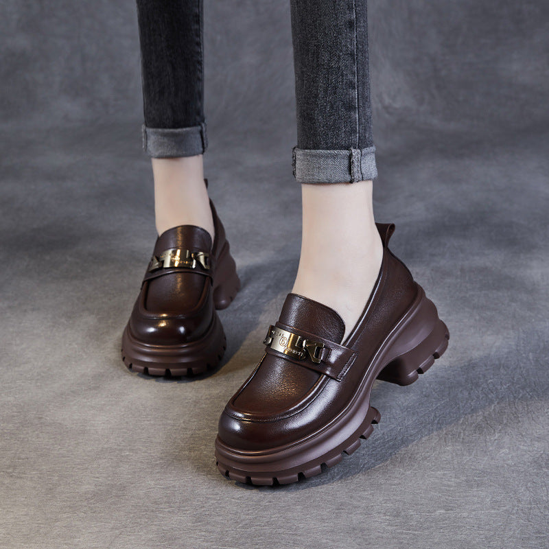 Mocassins pour femme à plateforme et chaîne moderne