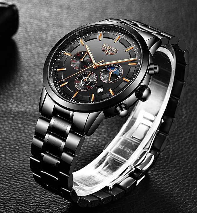 Montre-bracelet en acier noir