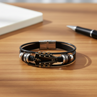 MUSIKSTRUM – Pulsera de cuero con diseño inspirado en guitarra