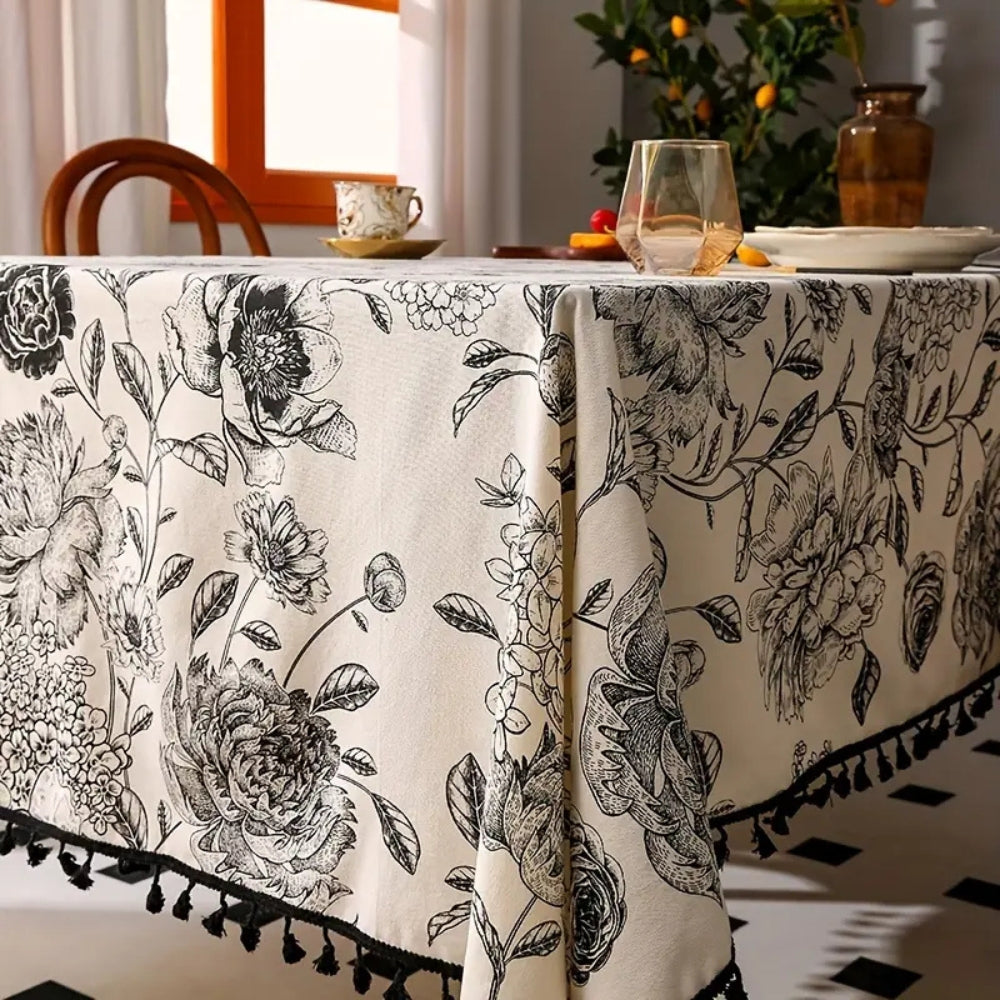 Nappe de style champêtre à motif floral noir et pompons