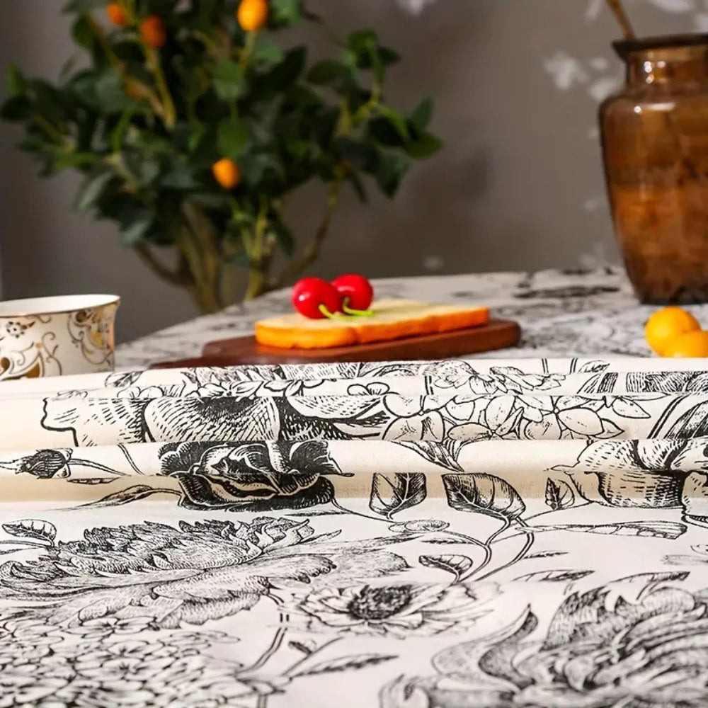 Nappe de style champêtre à motif floral noir et pompons