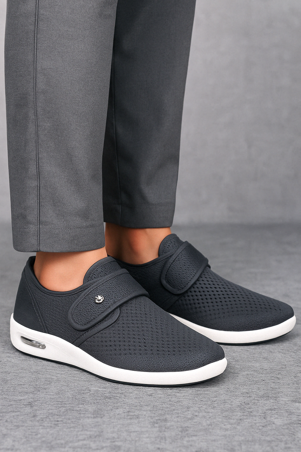 Olvoria | Comfortable Diabetic Shoes with Hook-and-Loop
