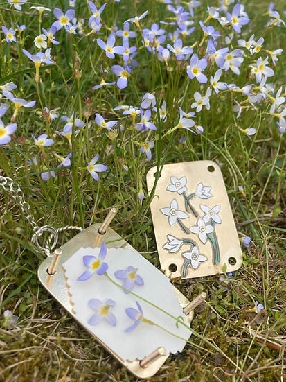 Olvoria | Mini Flower Press | Compact Botanical Keepsake Maker | Portable Craft Tool