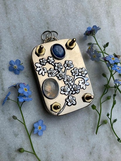 Olvoria | Mini Flower Press | Compact Botanical Keepsake Maker | Portable Craft Tool