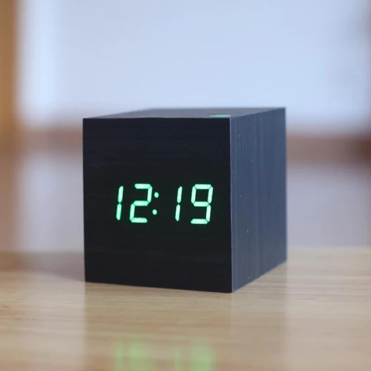Olvoria | Modern Digital Wood Clock
