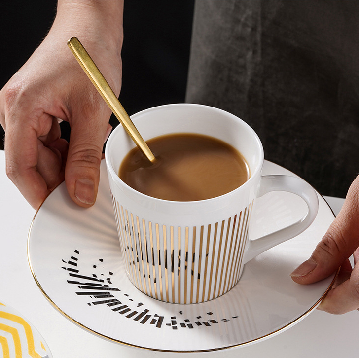 Olvoria | Moving Reflection Creative Coffee Cup Mirror Reflection Coffee Mug