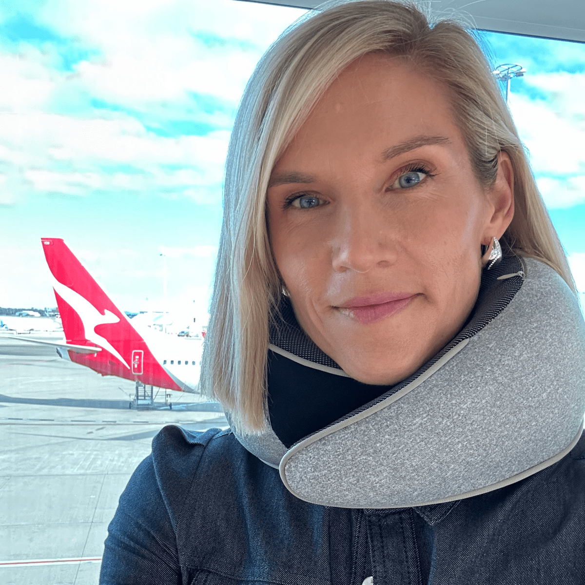 Olvoria | TRAVELNEST – Ergonomic Travel Pillow for Neck Support