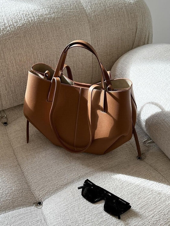 Olvoria | Voss – Vintage Leather Shoulder Bag for Women | Spacious, Elegant and Timeless Design