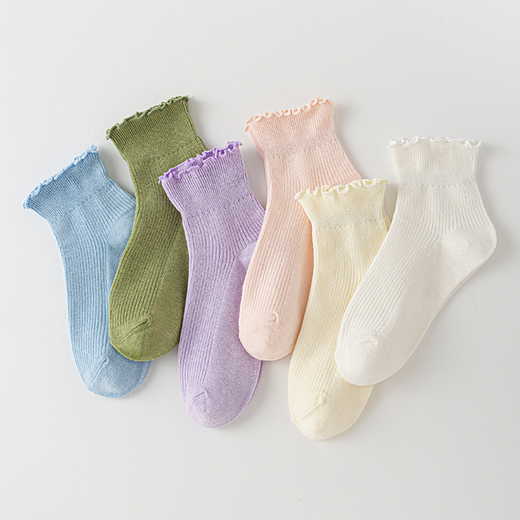 Olvoria | Women's Ruffle Ankle Socks with Ribbed Texture
