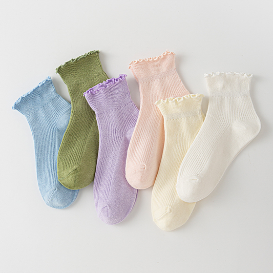 Olvoria | Women's Ruffle Ankle Socks with Ribbed Texture