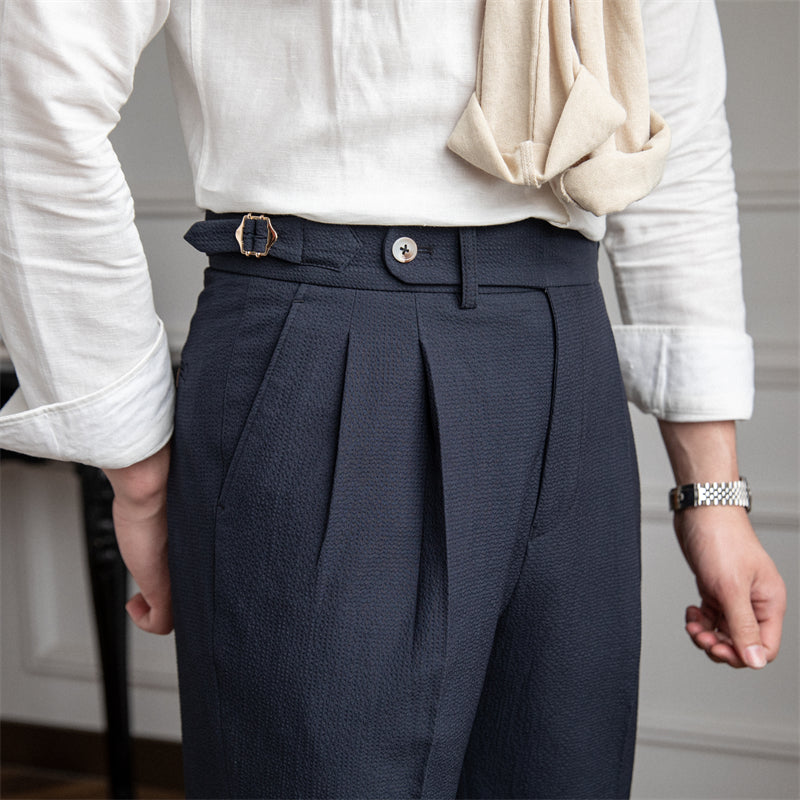 Pantalon à pinces élégant coupe carotte et taille haute pour homme
