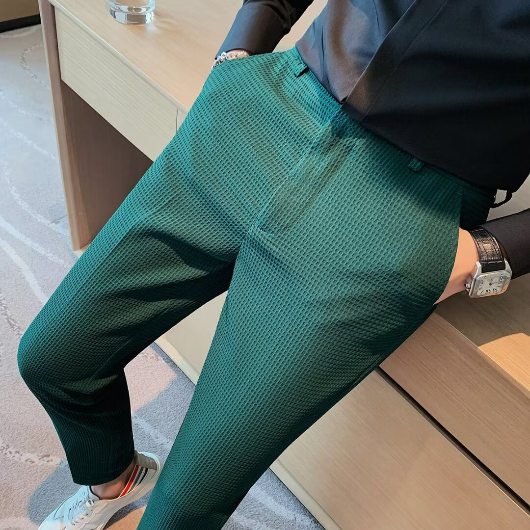 Pantalon cropped homme slim fit en tissu texturé