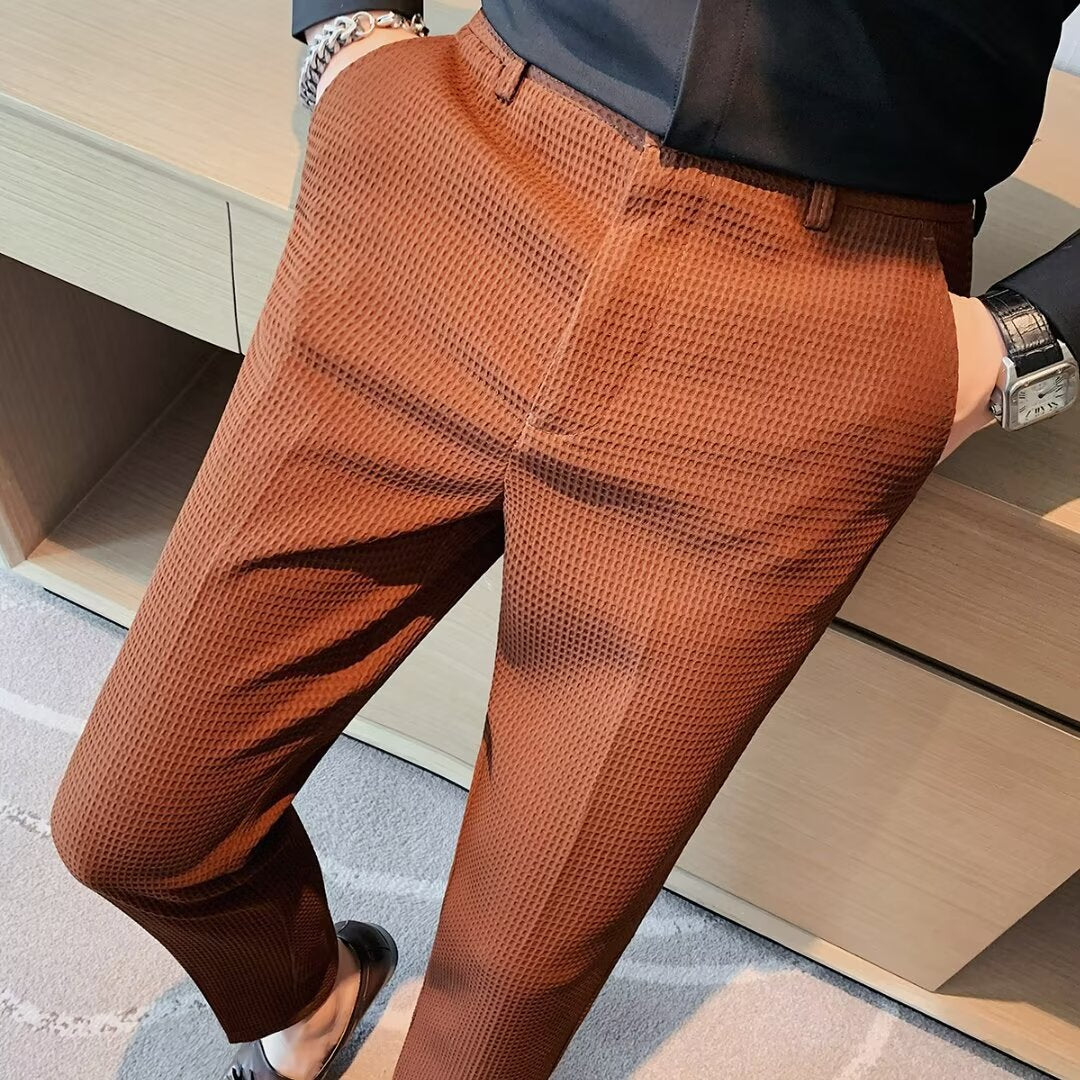 Pantalon cropped homme slim fit en tissu texturé
