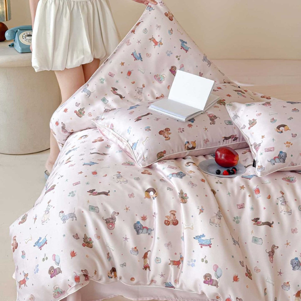 Parure de lit réversible et ludique en satin de coton fin avec illustrations de chiens