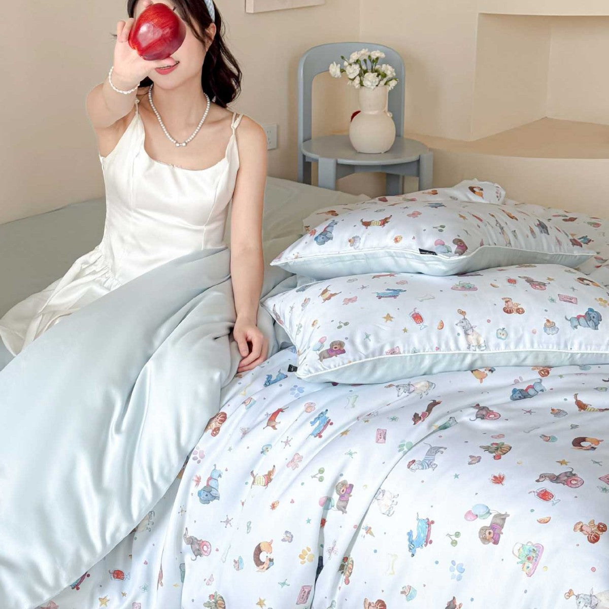 Parure de lit réversible et ludique en satin de coton fin avec illustrations de chiens