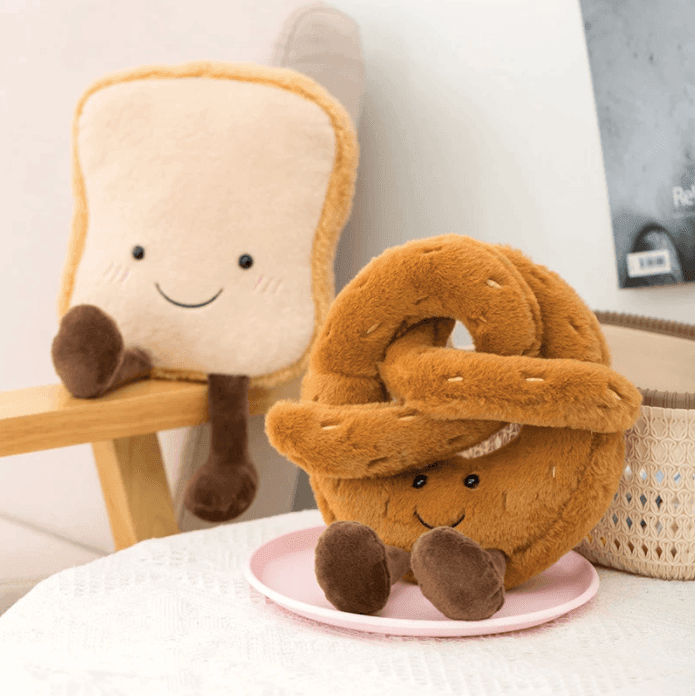 Peluche croissant, jouet doux et câlin pour enfants et adultes, marron et crème, fait main