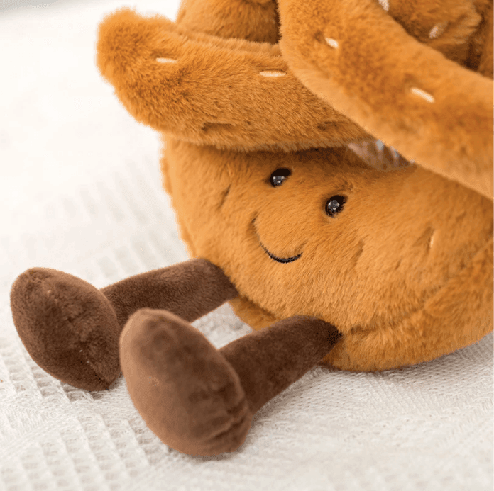 Peluche croissant, jouet doux et câlin pour enfants et adultes, marron et crème, fait main