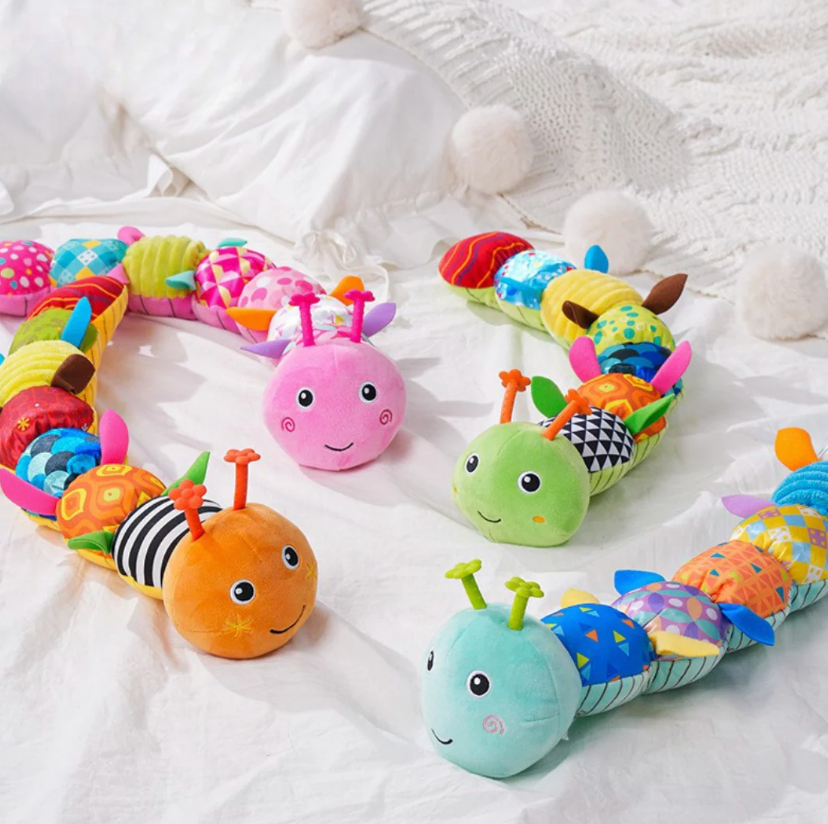 Peluche musicale et sensorielle pour bébé – Hochets et chenille douce