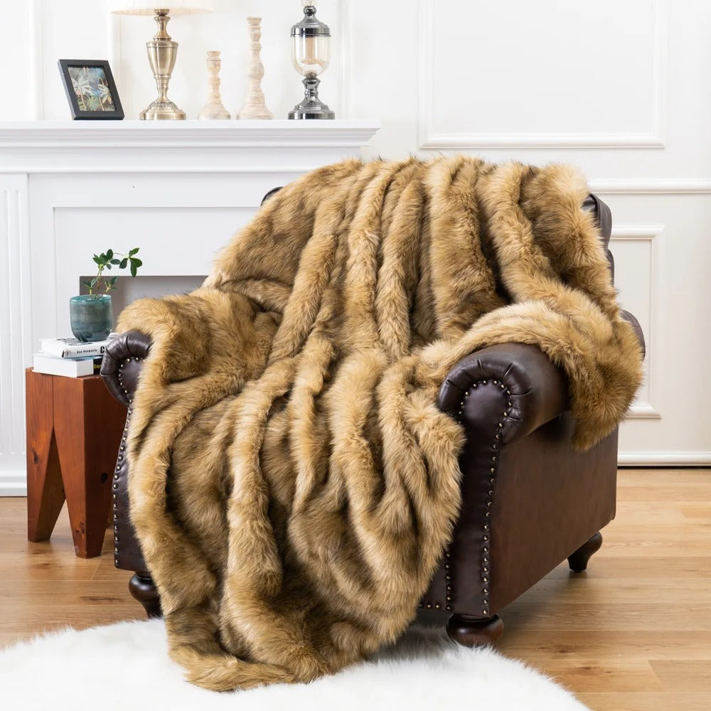 Plaid de luxe en fausse fourrure - chaleur et style pour votre intérieur
