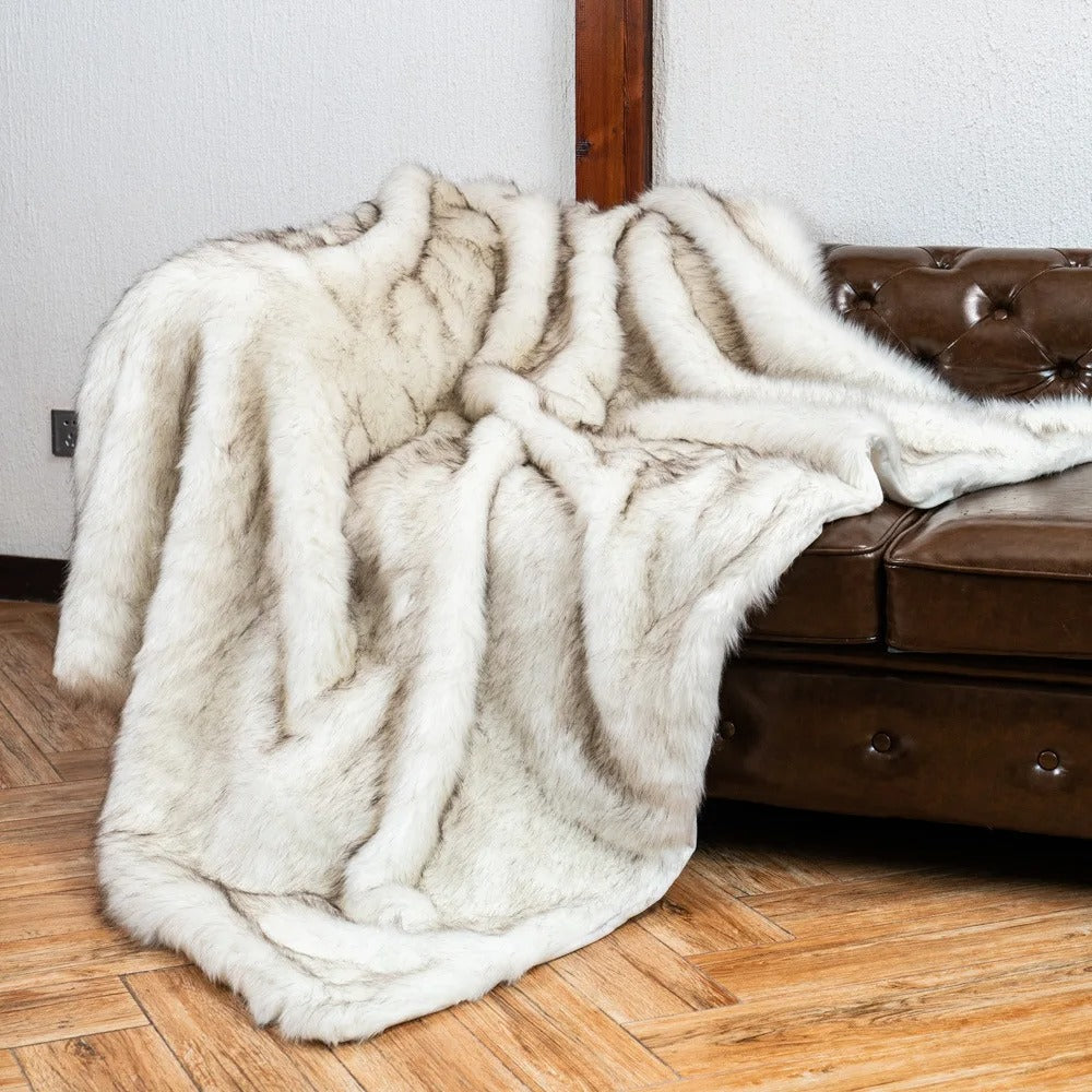 Plaid de luxe en fausse fourrure - chaleur et style pour votre intérieur