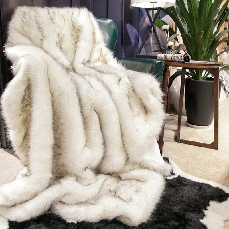 Plaid de luxe en fausse fourrure - chaleur et style pour votre intérieur