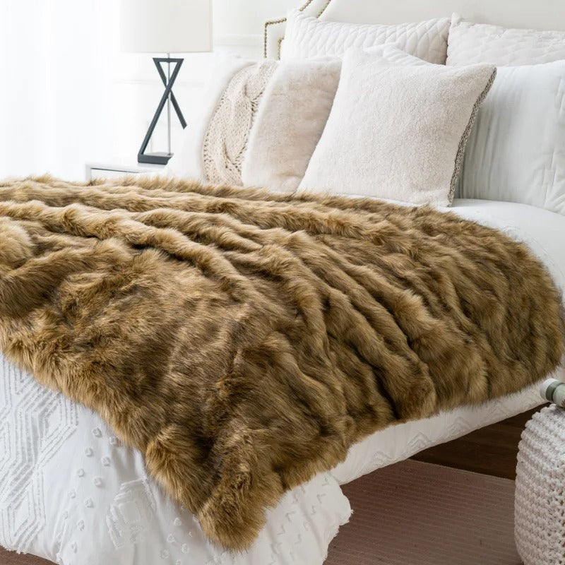 Plaid de luxe en fausse fourrure - chaleur et style pour votre intérieur