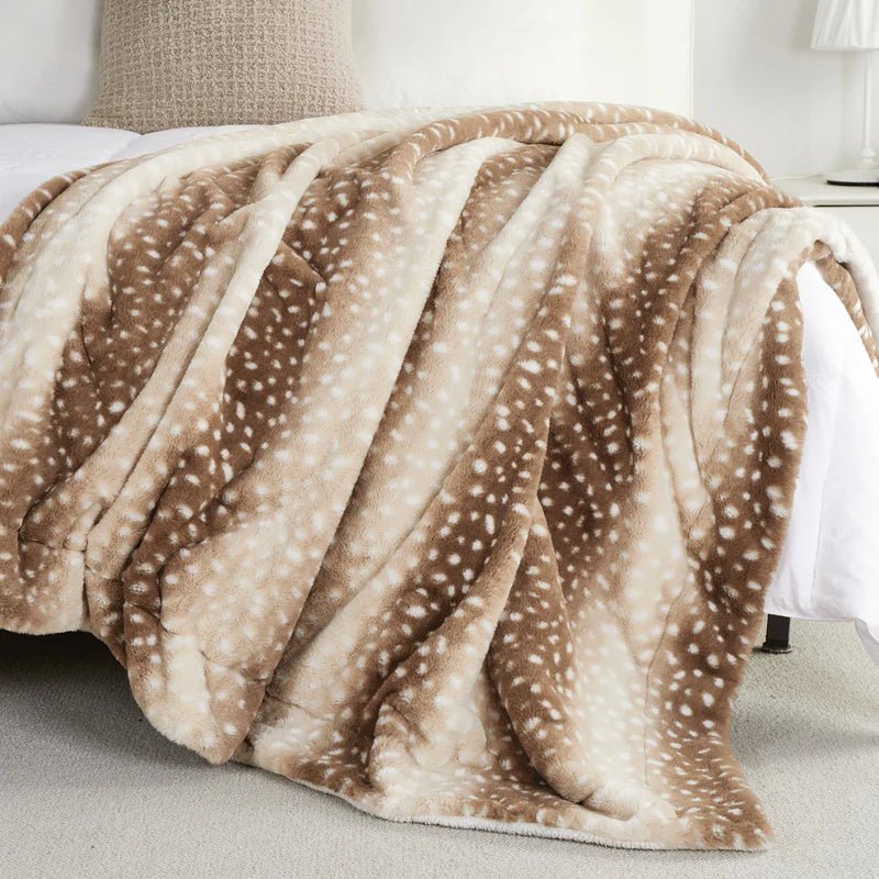 Plaid réversible en fourrure synthétique à motif de cerf avec confort peluche