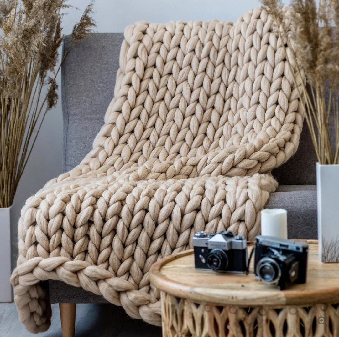 Plaid tricoté en laine mérinos – chaleur et luxe