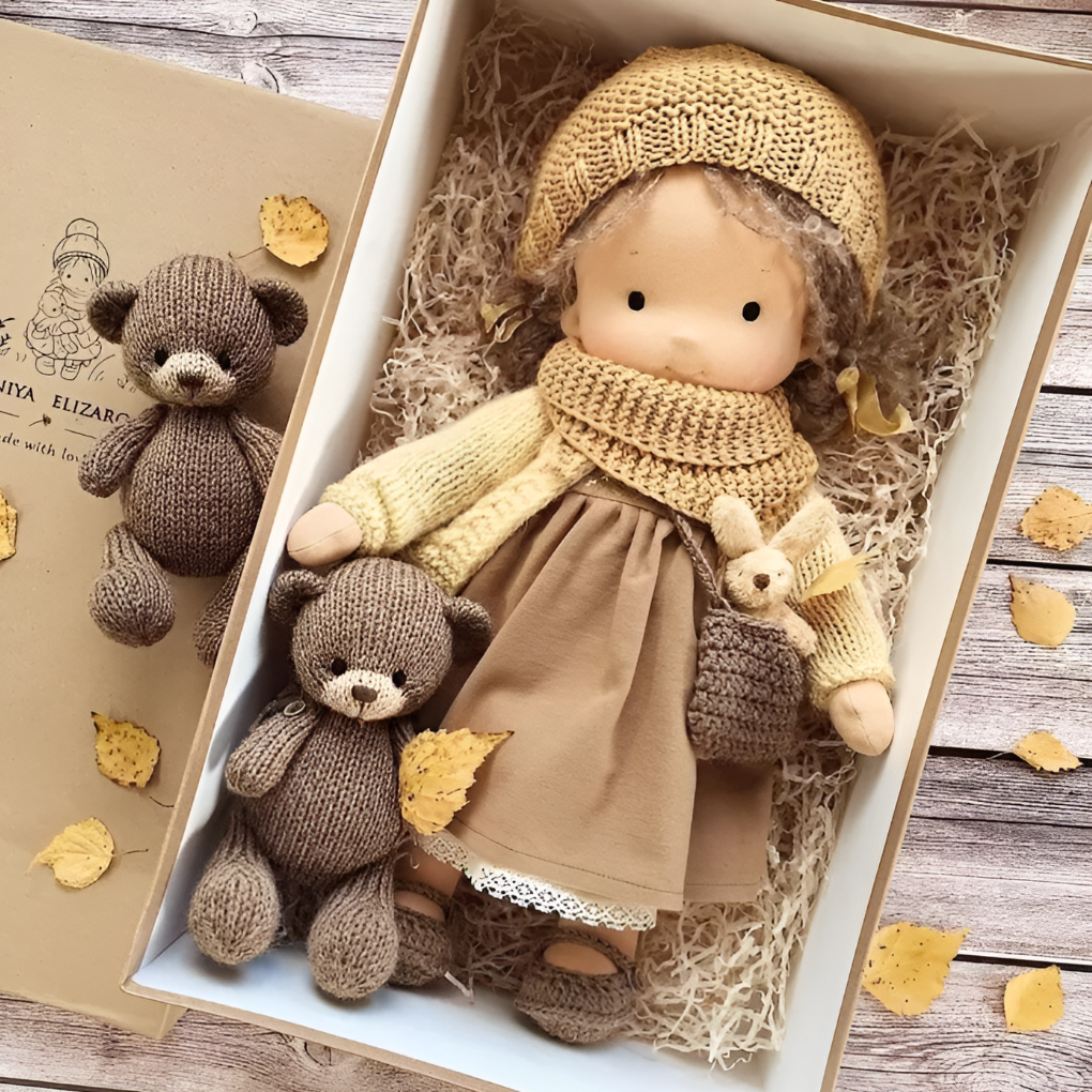 Poupée câlin souple de style Waldorf avec gilet en maille doux