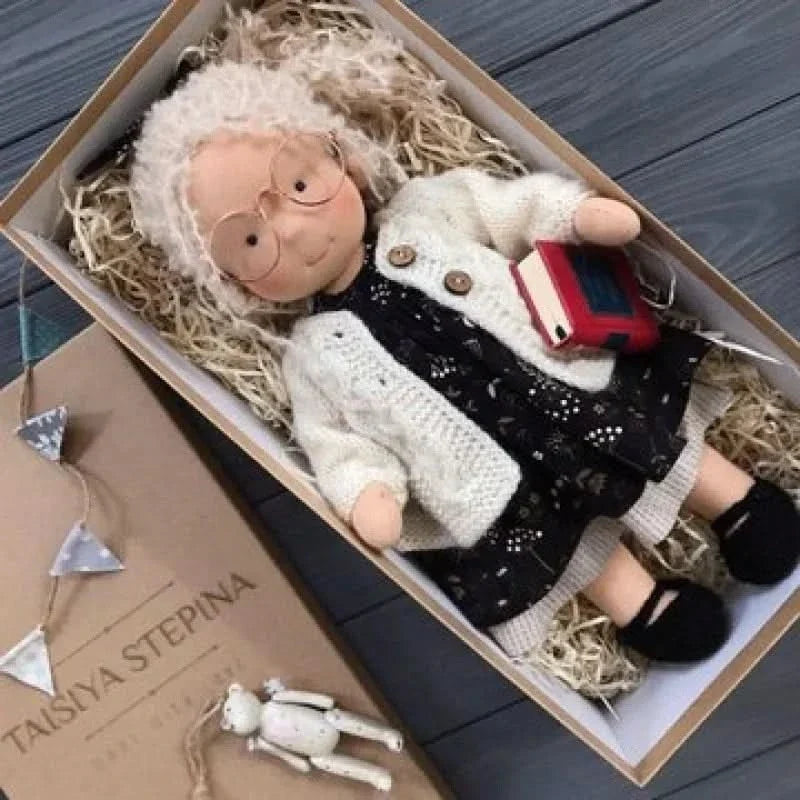 Poupée en peluche faite à la main – jouet style Waldorf Elise