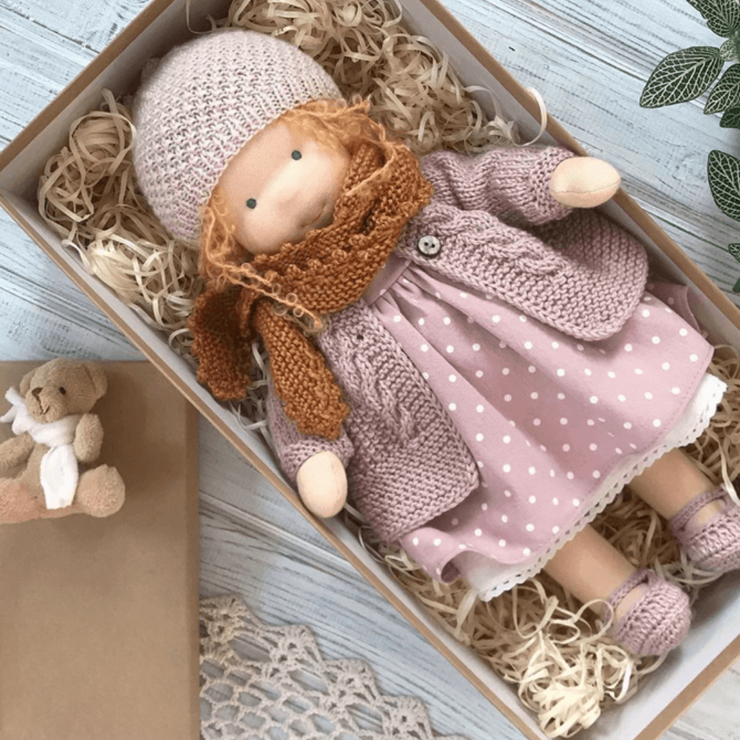 Poupée faite main en peluche douce – jouet waldorf