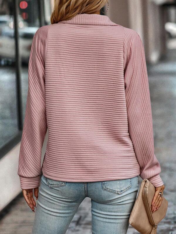 Pull tricoté pour femme avec col en V et demi-fermeture éclair