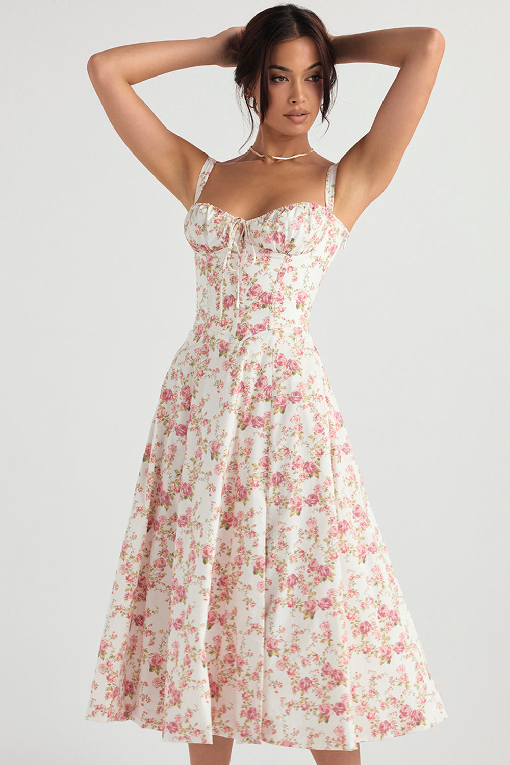 Robe bustier imprimé printemps moderne, coupe cintrée et allure féminine