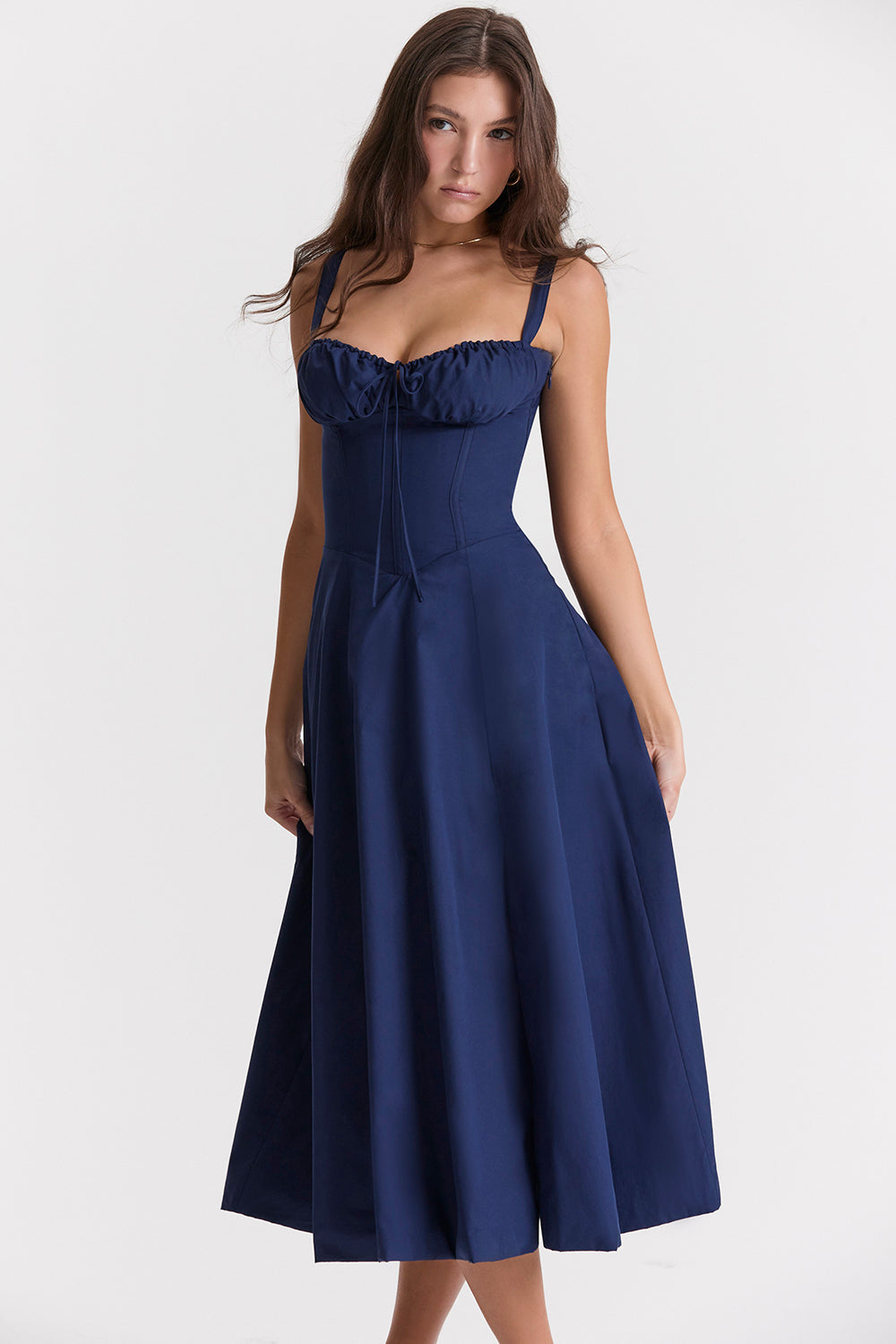Robe bustier imprimé printemps moderne, coupe cintrée et allure féminine